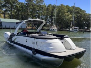 2025 Bennington 27 QX Fast Back W/S 8.5 Twin